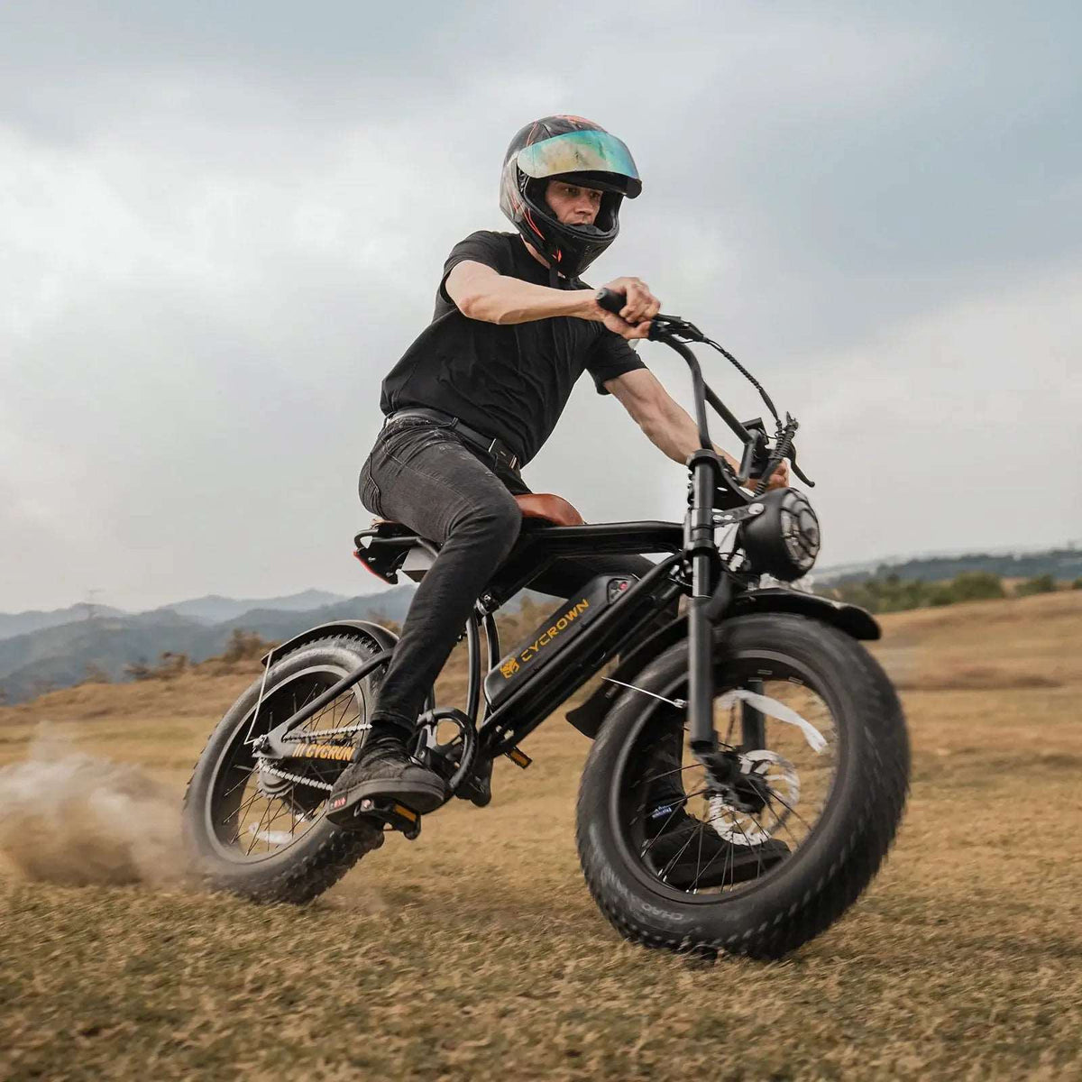 CycRun 750W Moped Style Electric Bike - Street Rides