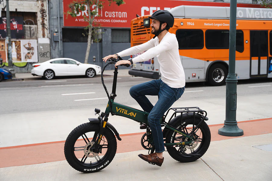 VITILAN I7 Pro 3.0 with rider showing upright riding position