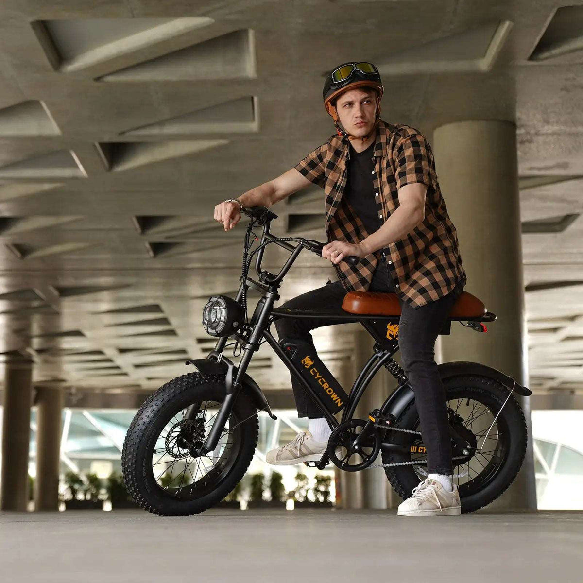 CycRun 750W Moped Style Electric Bike - Street Rides