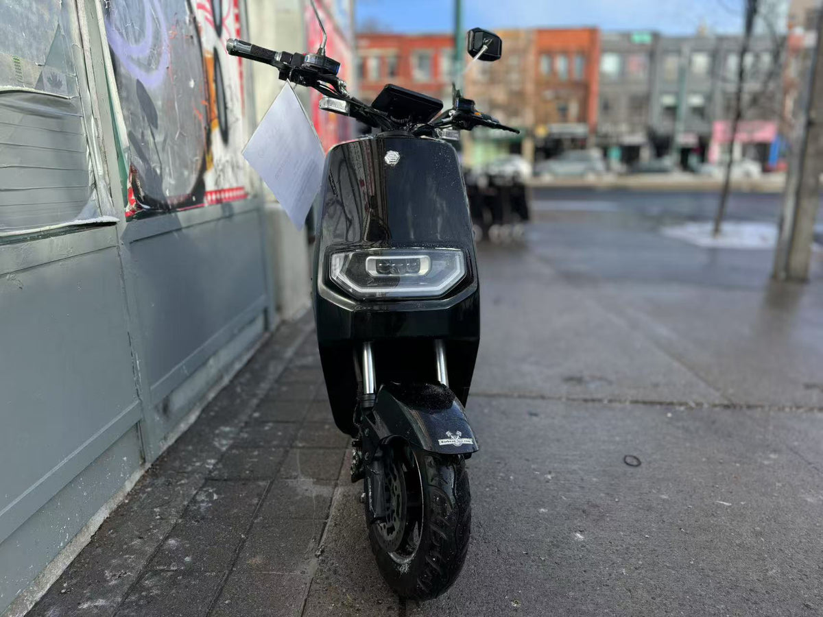 EMMO Vovo Electric Scooter (Showroom Demo) - official product image 2
