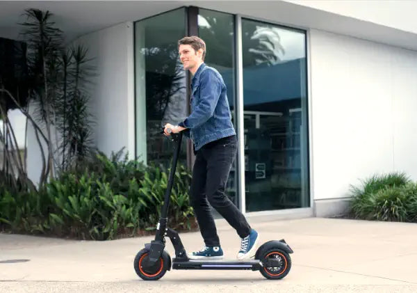 Kugoo G5 Electric Scooter - Max Speed 35 KPH - Street Rides