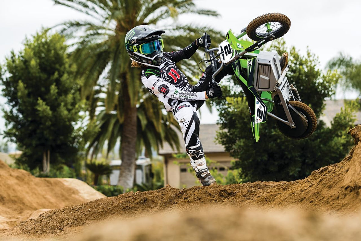Razor SX350 McGrath Electric Dirt Bike (Kids/Teens) – Canada | Up to 22 km/h, High/Low Speed Control
