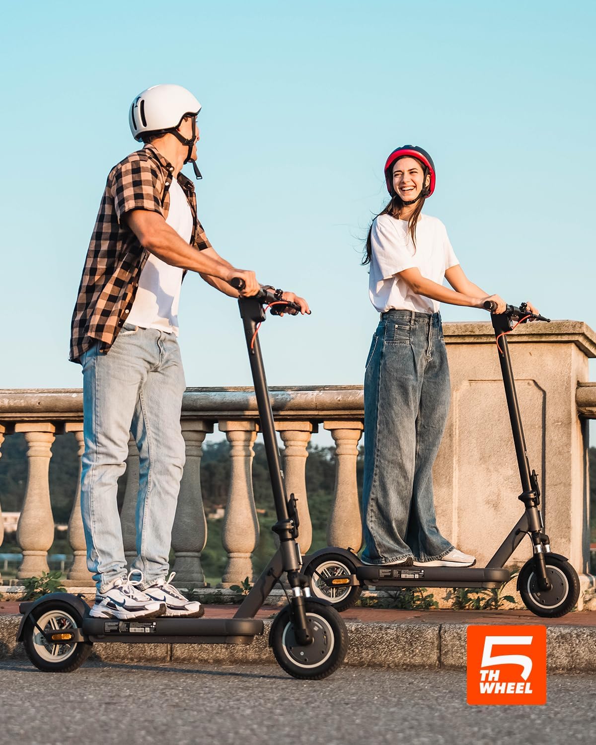 5TH WHEEL V48Pro Electric Scooter – 800W Hub Motor, 32 km Range (Canada)