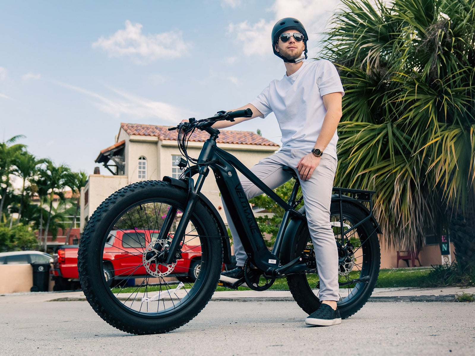 Velowave Ranger fat tire electric bike Canada battery and frame detail