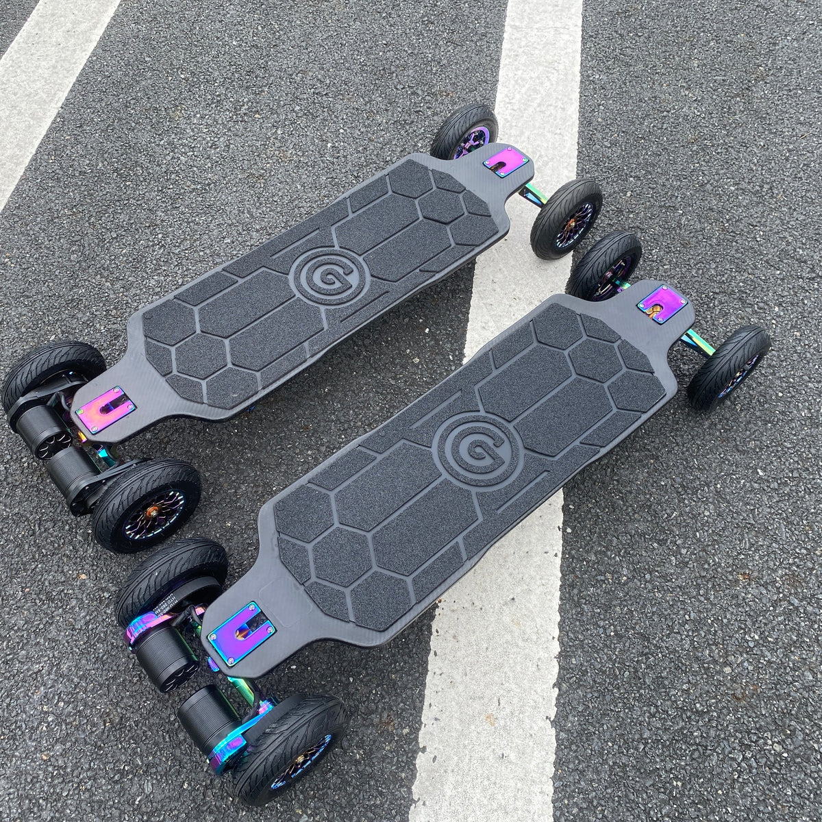 Ownboard Carbon ZEUS Max configurable electric skateboard - official product image 4