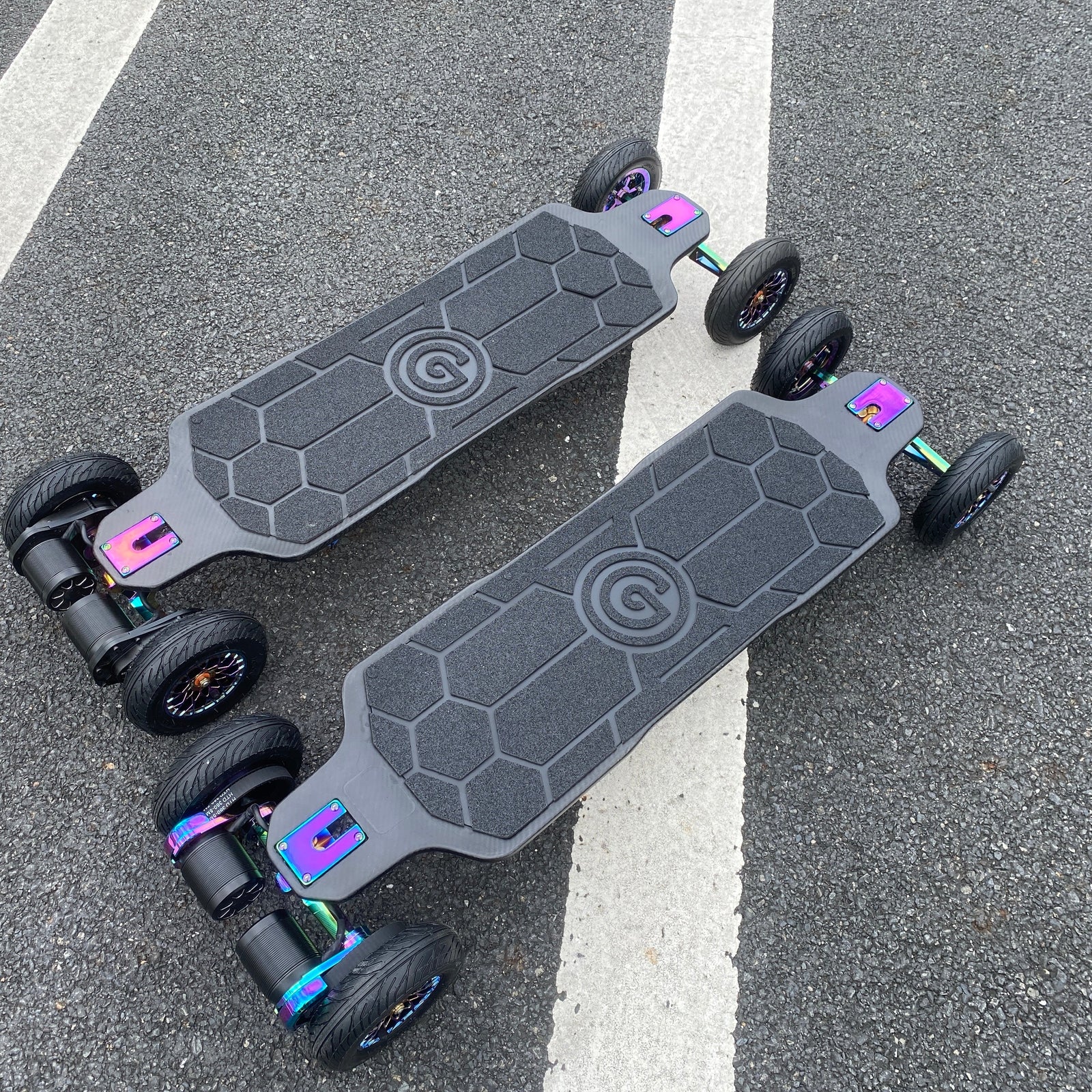 Ownboard Carbon ZEUS Max configurable electric skateboard - official product image 4