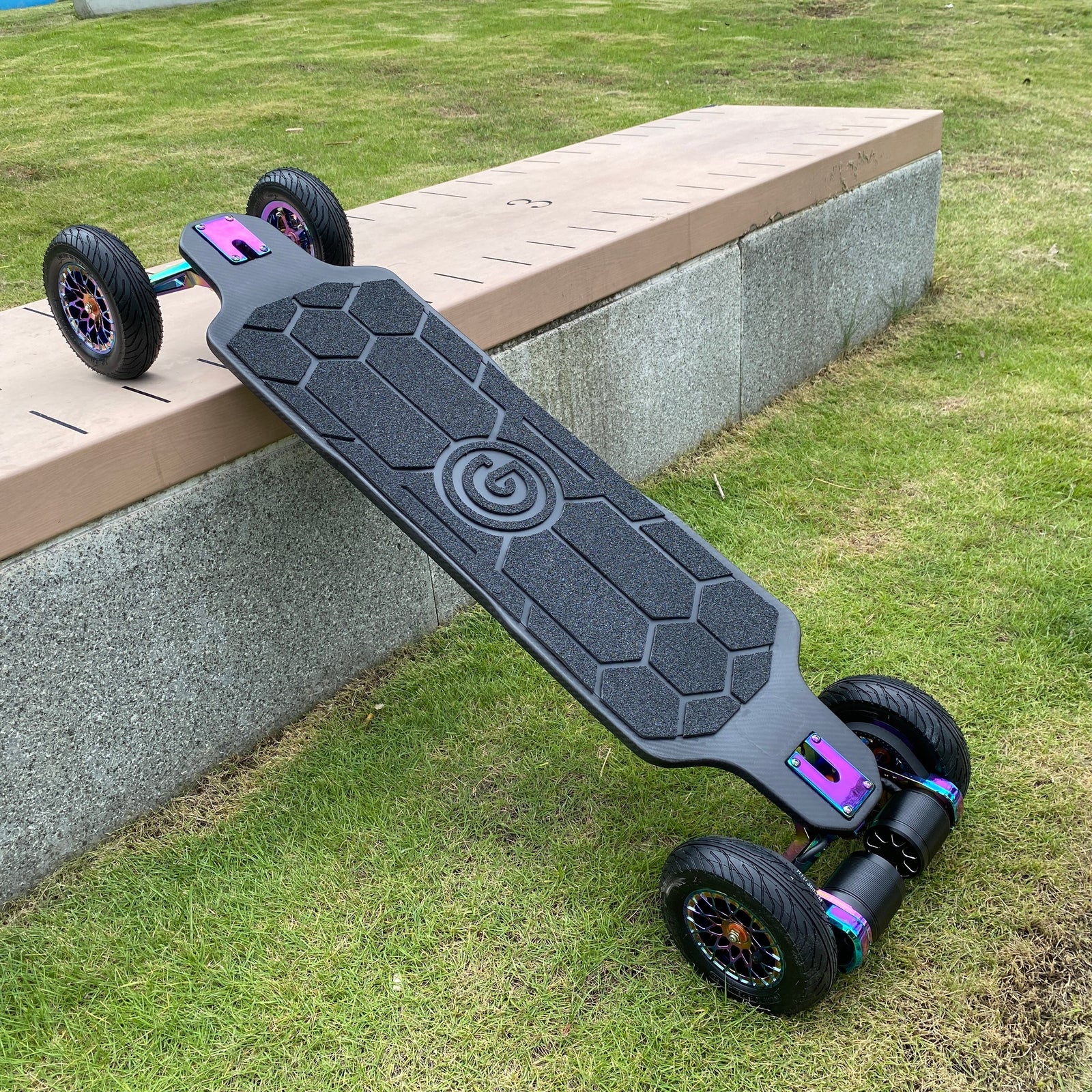 Ownboard Carbon ZEUS Max configurable electric skateboard - official product image 6