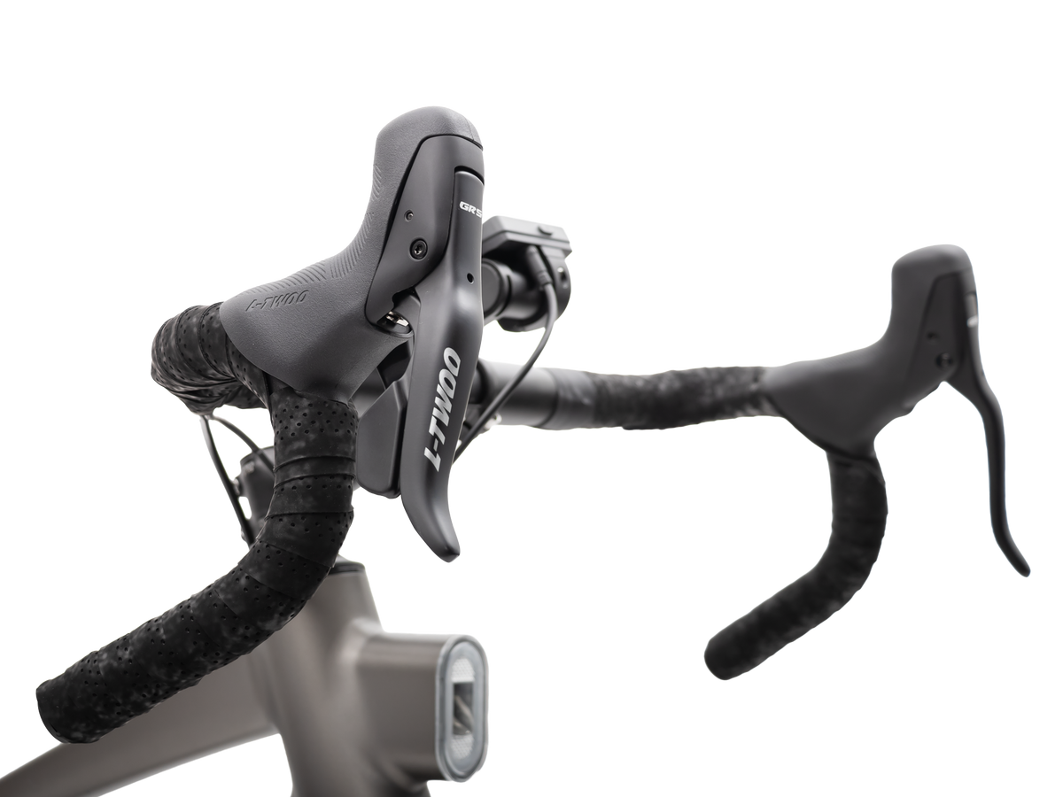 ENVO Stax DropBar e-bike, handlebar and controls close-up
