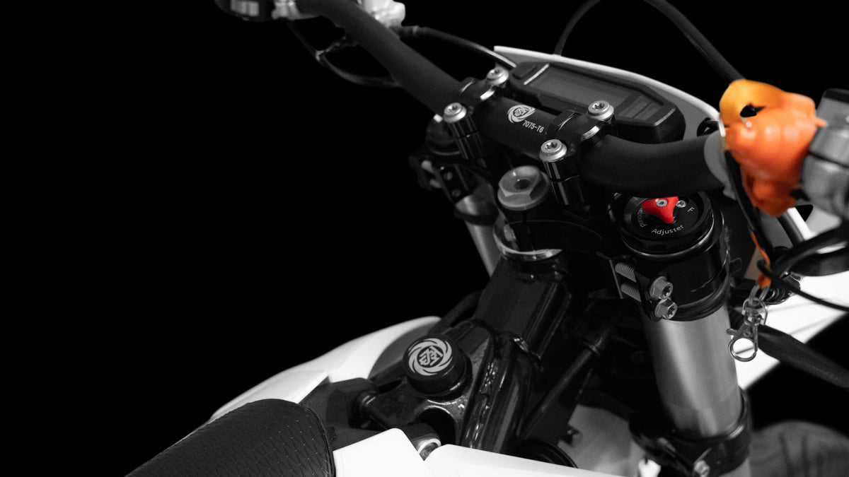 Trailblaze Motors Omega SM cockpit and display