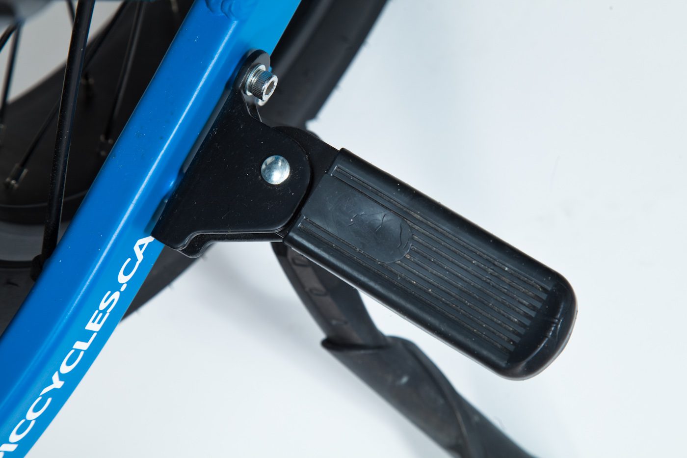 Bluerev Moto81 M-500 500W Fat-Tire Electric Bike - official product image 5