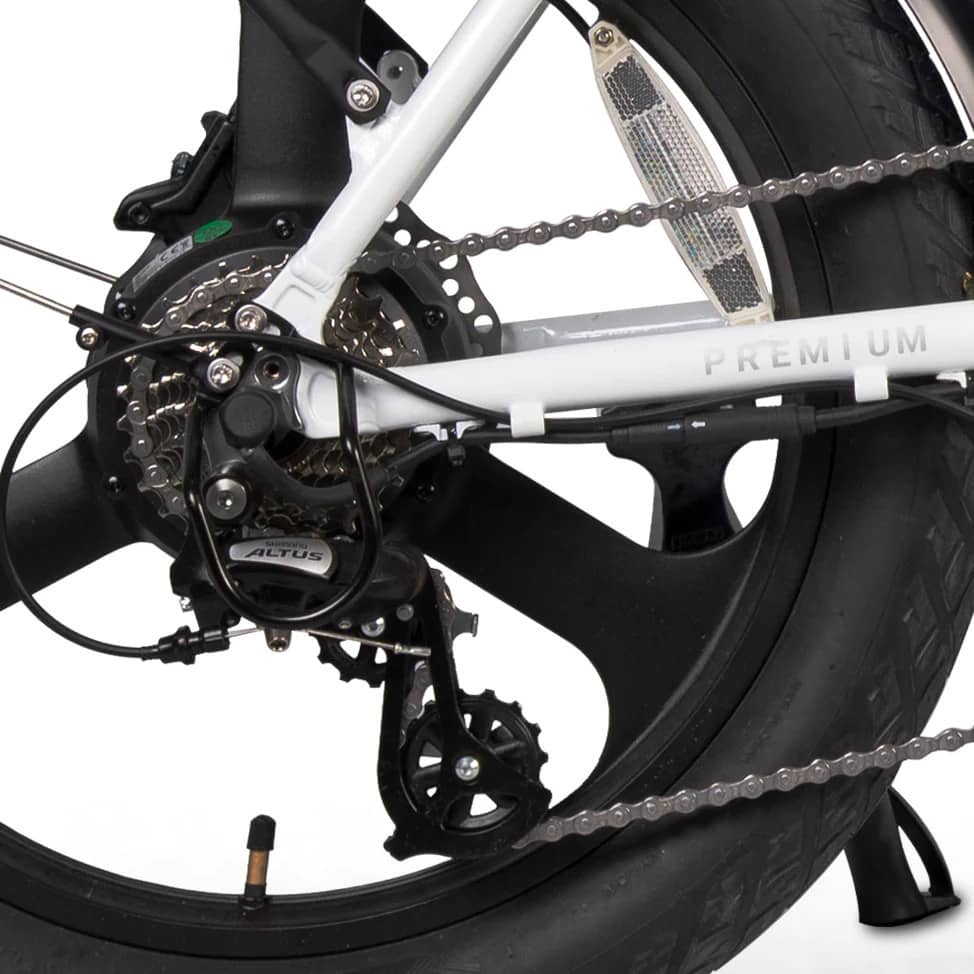 Shimano 7 Speed Drive Train-Magnum Premium 3 Low Step Commuter E-Bike-Street rides