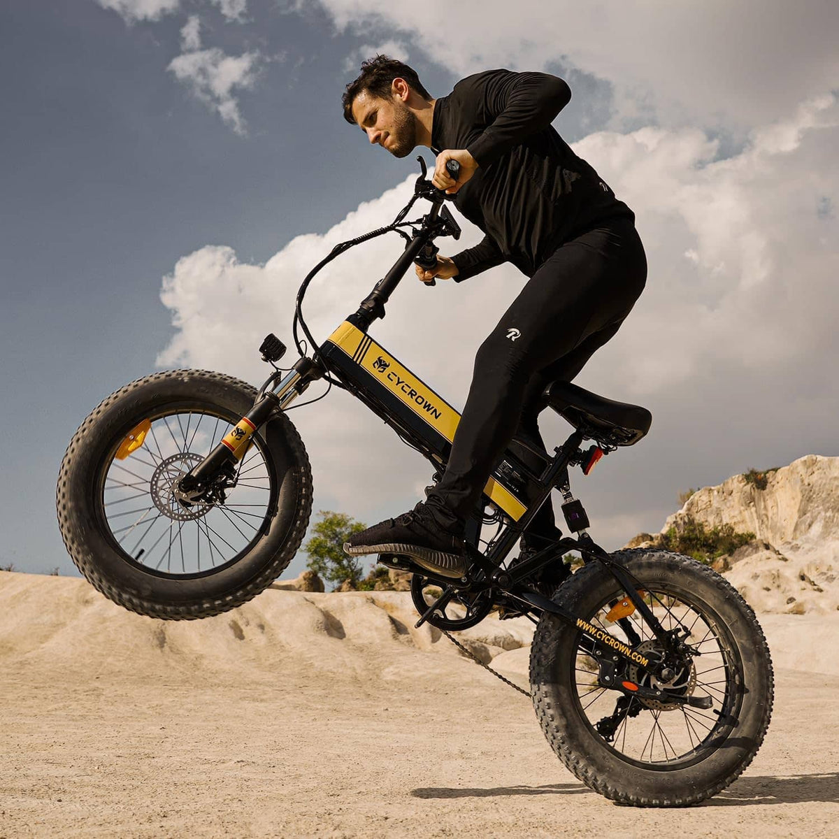 CYCROWN Knight fat tire folding ebike spec card showing 77KM range and 32 KPH top speed