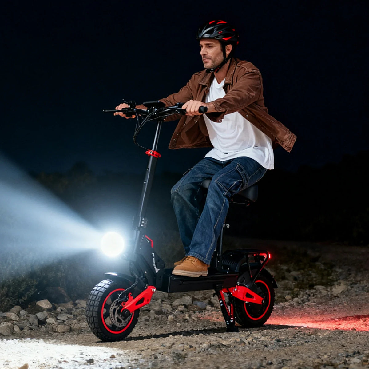 Front suspension fork travel on the J15 Max absorbs roots and rocks on trail rides