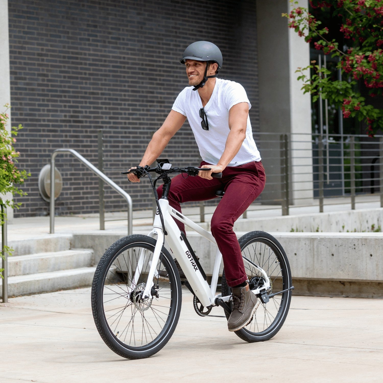 GOTRAX CTI electric bike black main view