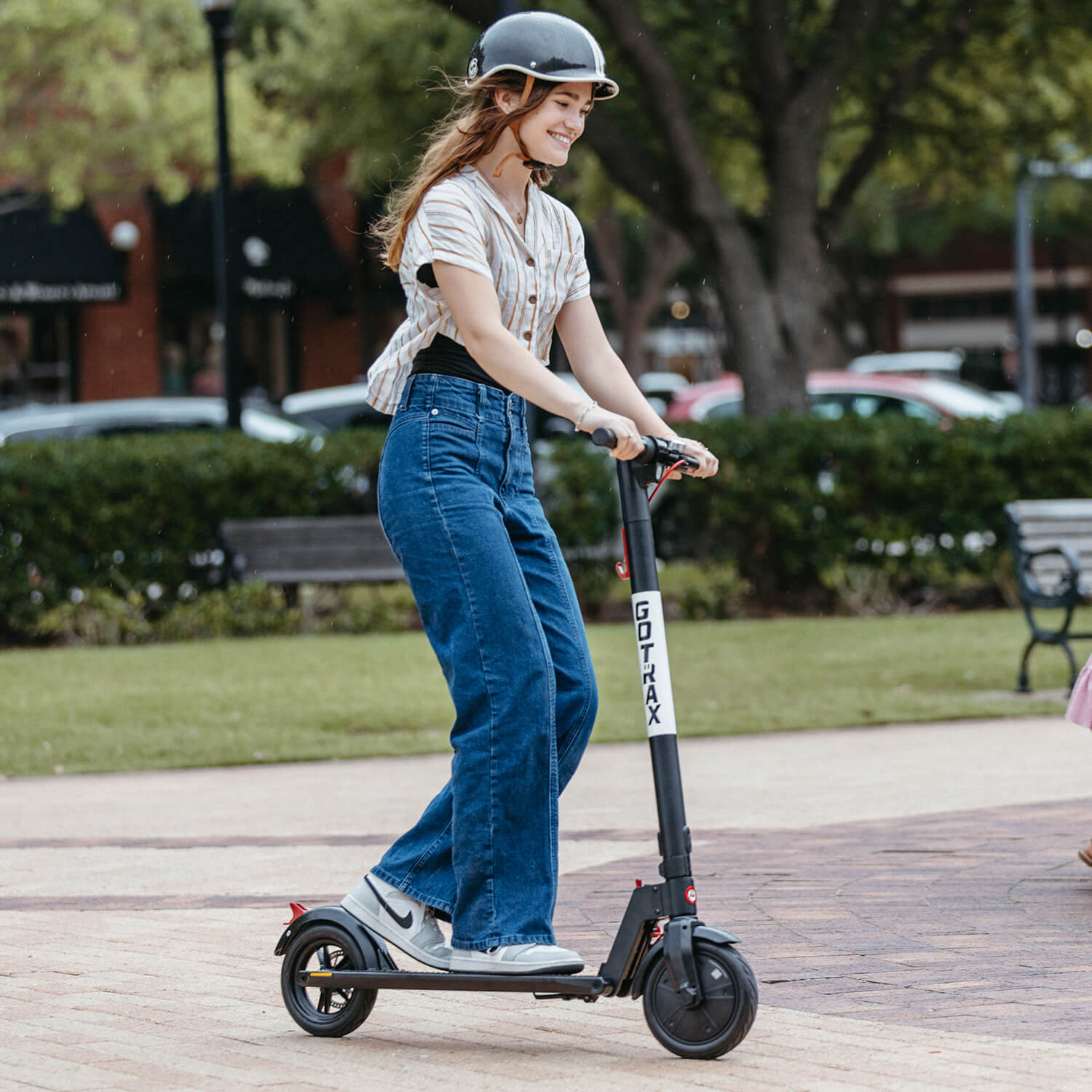 GOTRAX GXL V2 electric scooter side view