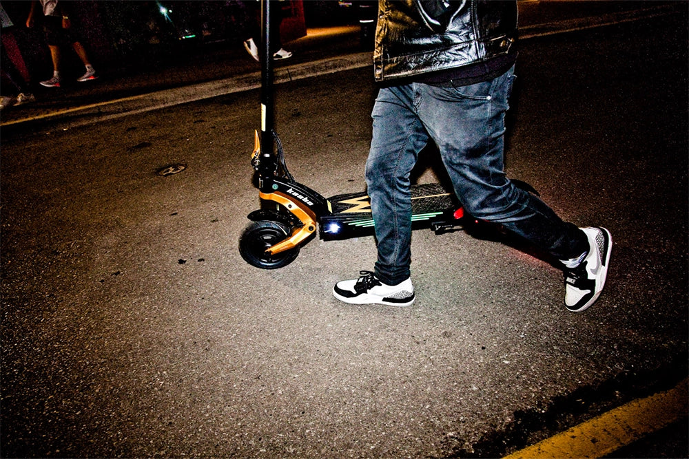 Kaabo Mantis King GT electric scooter Canada lifestyle image 2