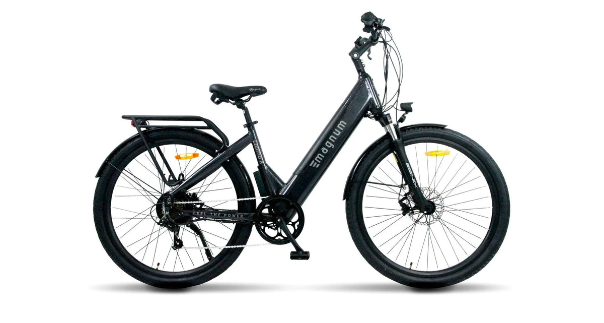 Magnum Cosmo S black model with touring geometry