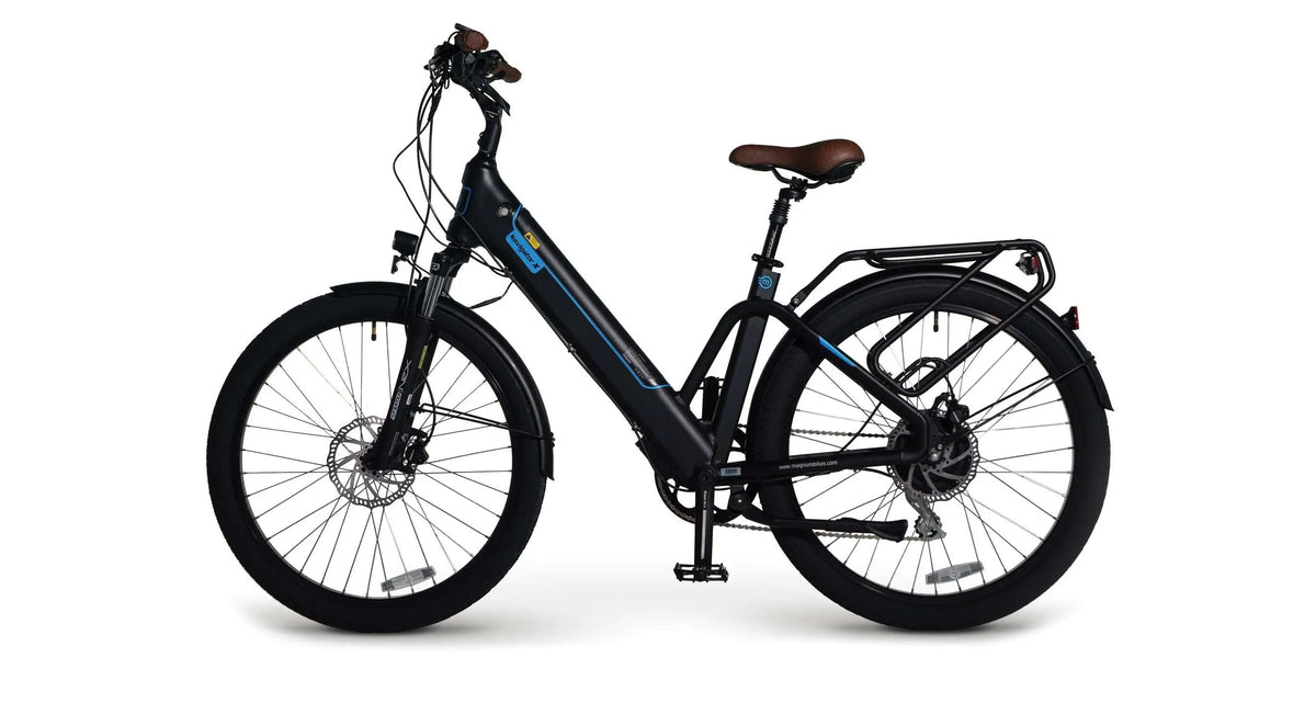 Magnum Navigator S black bike in a final side angle