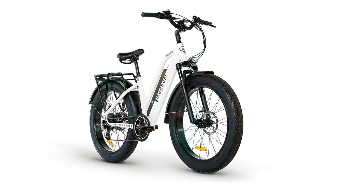 Magnum Nomad white bike in a side profile
