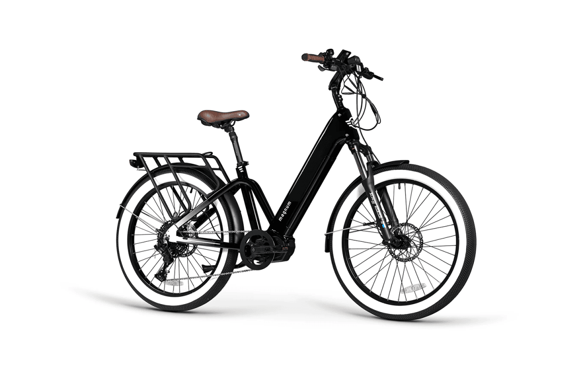 Jet black Magnum Pilot electric bike from the original product set
