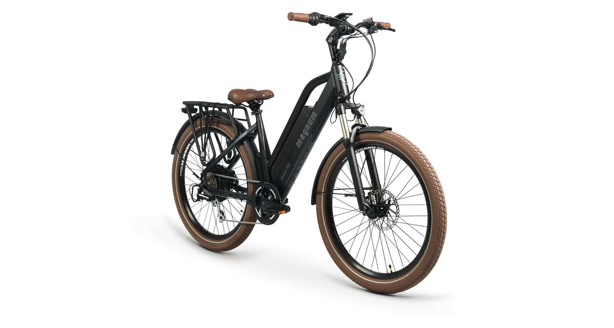 Magnum Metro 750 - Versatile Commuting E-Bike - Street Rides