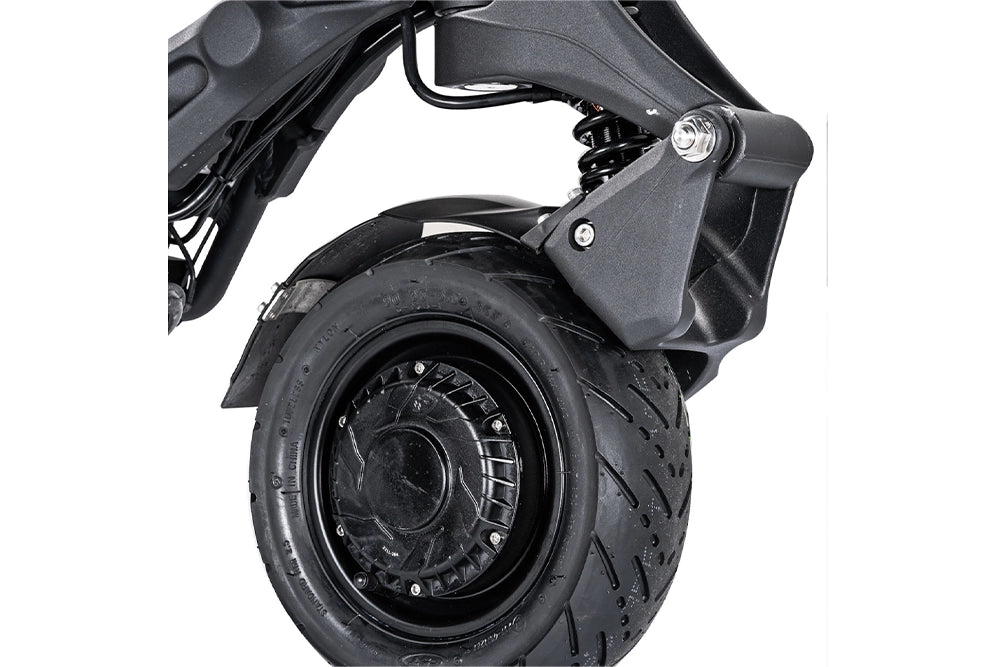 Nami Blast Max electric scooter Canada lifestyle image 5