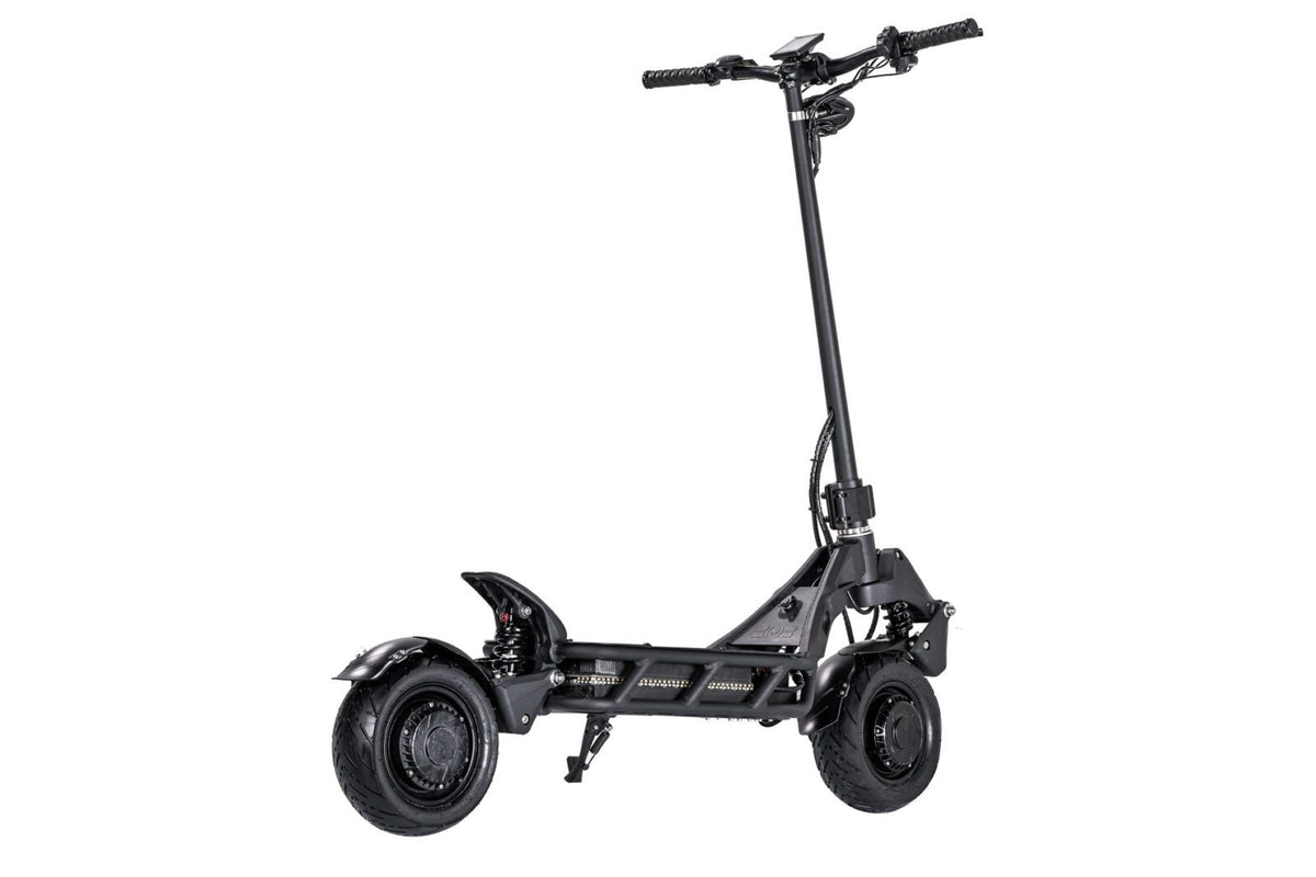 Nami Blast Max electric scooter Canada lifestyle image 1