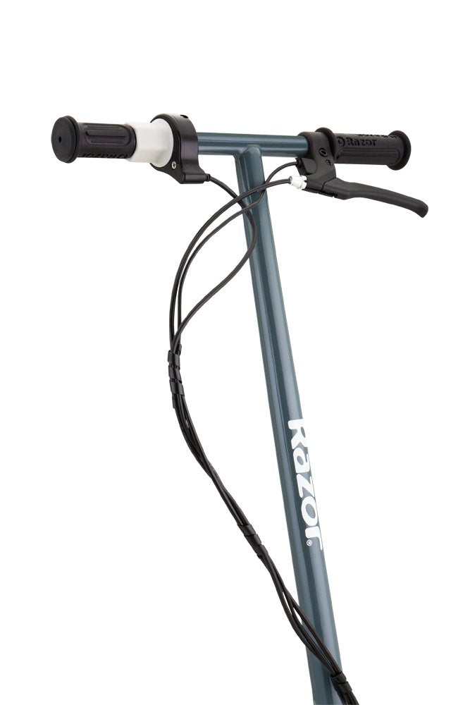 Razor E200S close-up riding stance