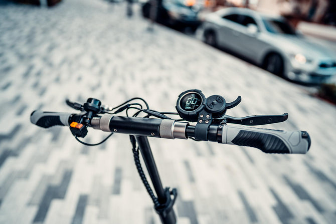 Evolv Terra With Dual Motors For Extra Power - Street Rides